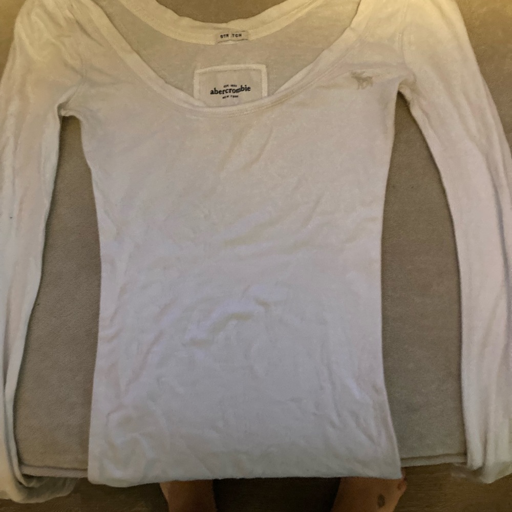 Abercrombie & Fitch small long sleeve scoop neck t-shirt